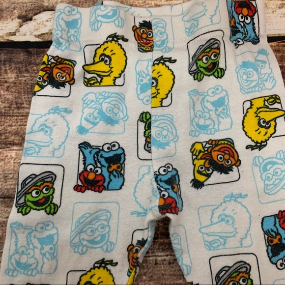 Sesame Street pajamas by Sesame Street. Size 18 months - Picture 9 of 10